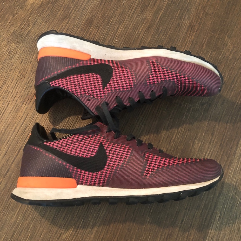 Authentic NIKE Sneakers